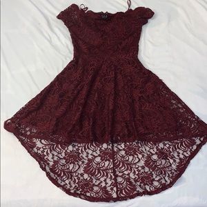 maroon laced draced